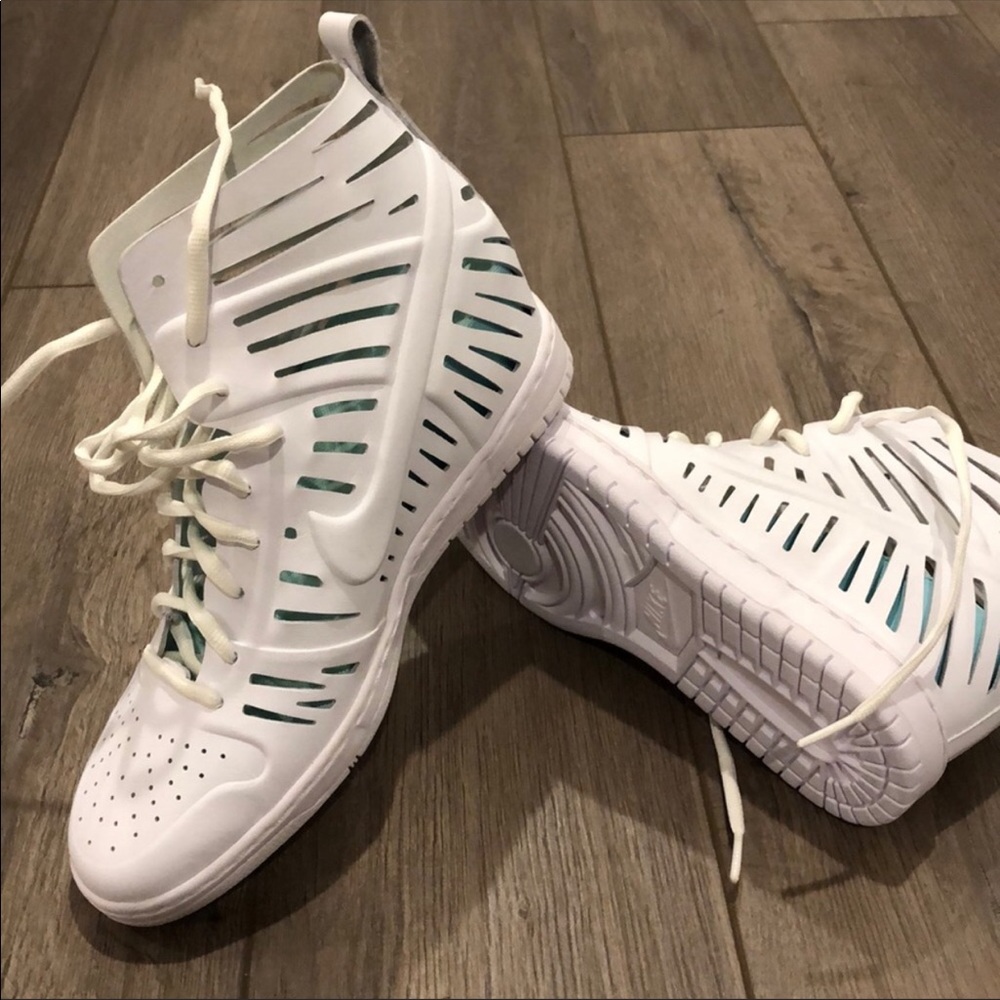 NEW & RARE size 9.5 Nike 2.0 Joli